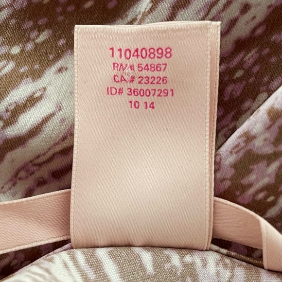 Victoria’s Secret Sleep Romper Taupe Purple Cream Size Large - Picture 8 of 9